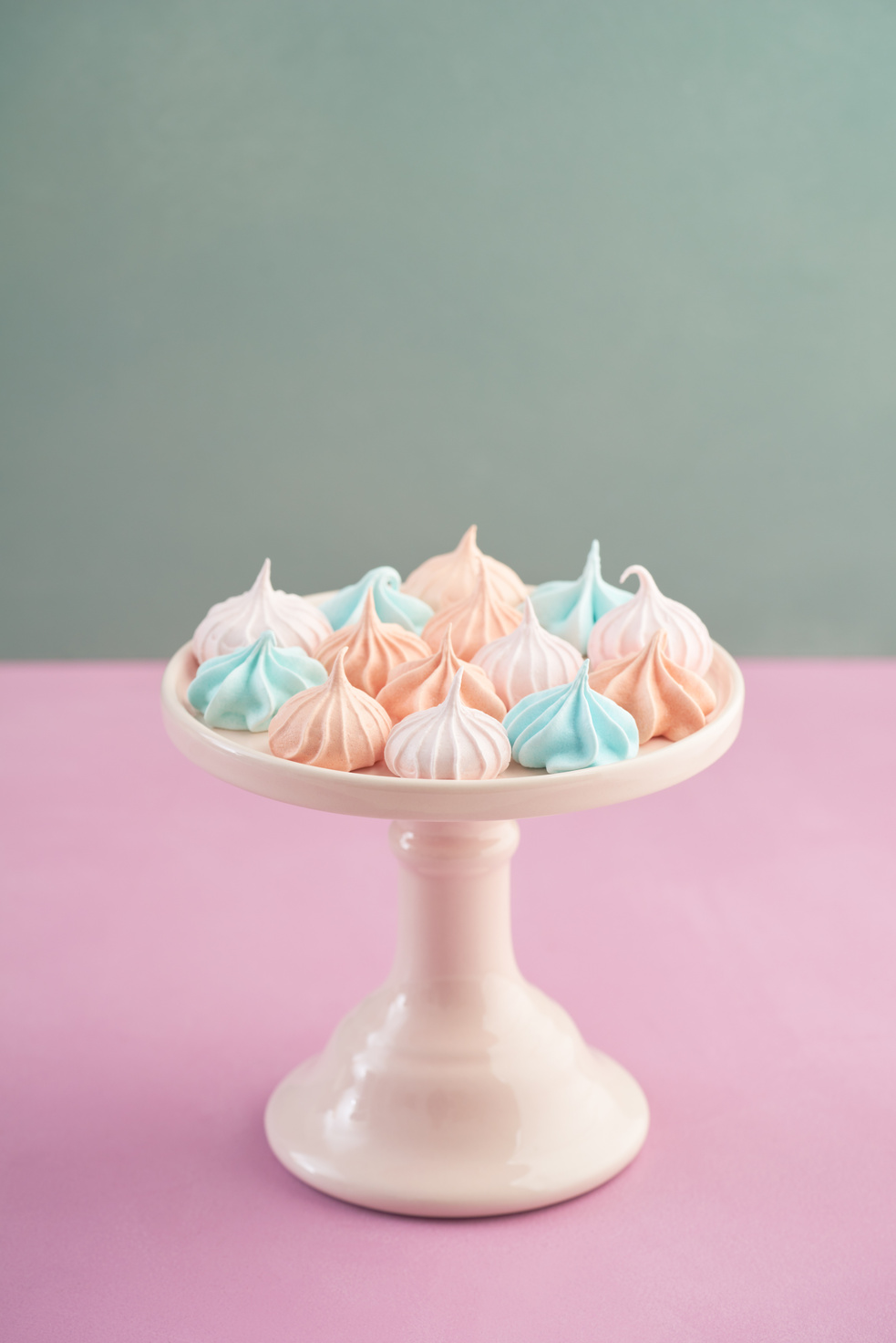 Mini Meringue Kisses